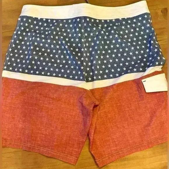 Trinity Sz 38 Board Shorts Stretch 10.5" Flag Red - Picture 3 of 3